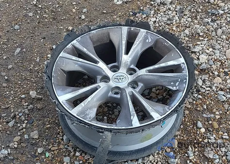 2015 Toyota Highlander Xle V6 из США, поврежденный, VIN 5TDKKRFH3FS115847